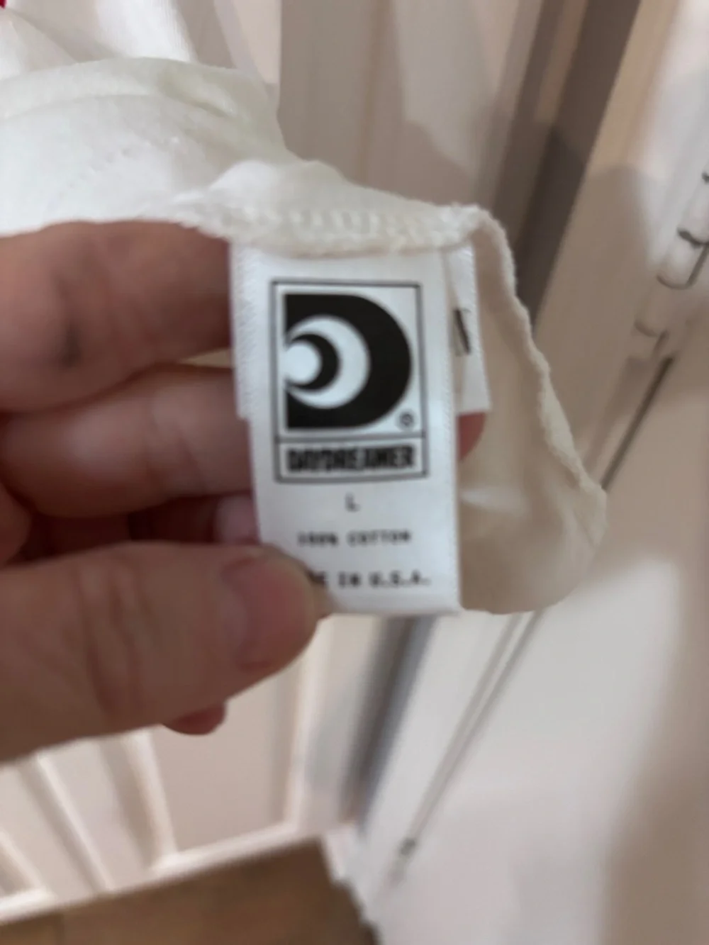 Daydreamer White T-Shirt with Black Logo Tag - Picture 2 of 3